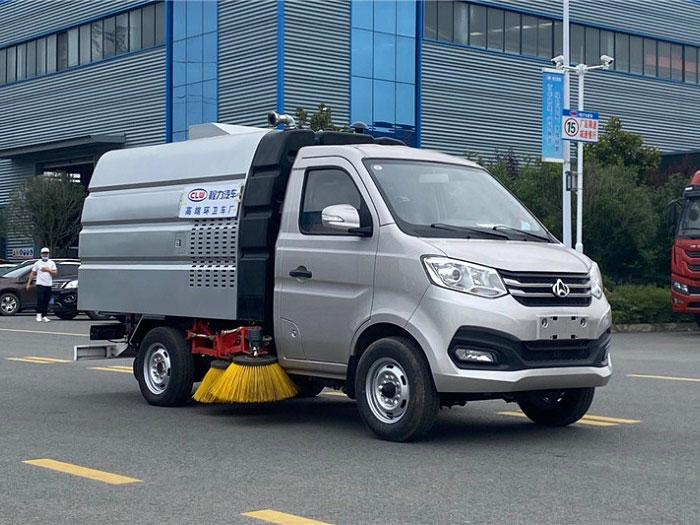 VI Changan 2-way road sweeper