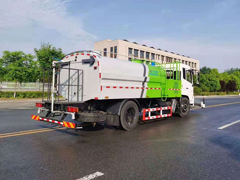 Dongfeng Tianjin high pressure cleaning vehicle